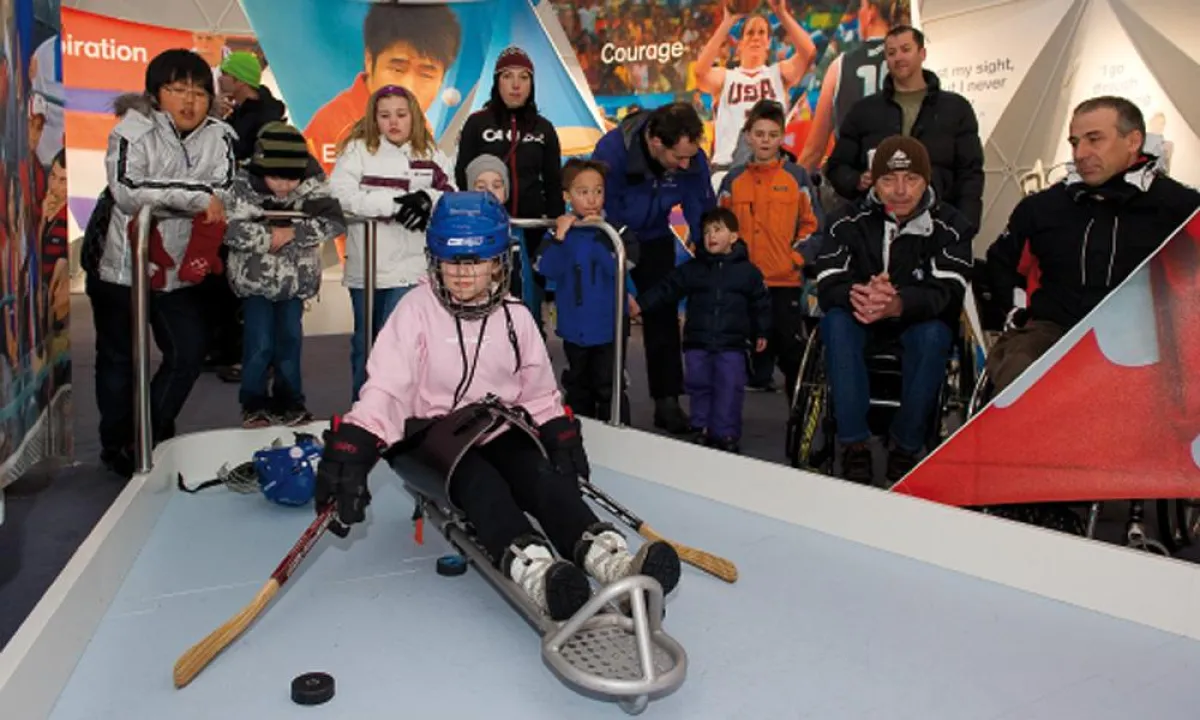Otto Bock und das International Paralympic Committee zeigen die Ausstellung „Discover What Moves Us“ im Snow Dome in Whistler