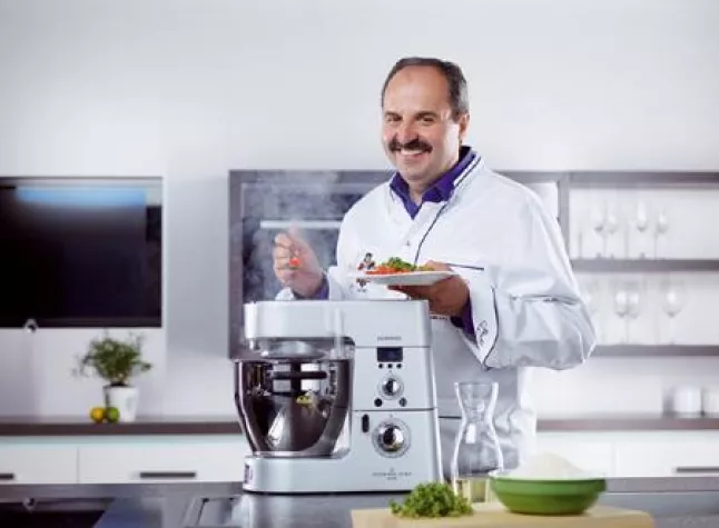 Bild: Die ist heiß: die Kenwood Cooking Chef – viel mehr als nur eine Küchenmaschine