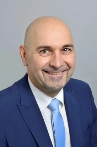 Bild: Stabwechsel bei UTA Frankreich