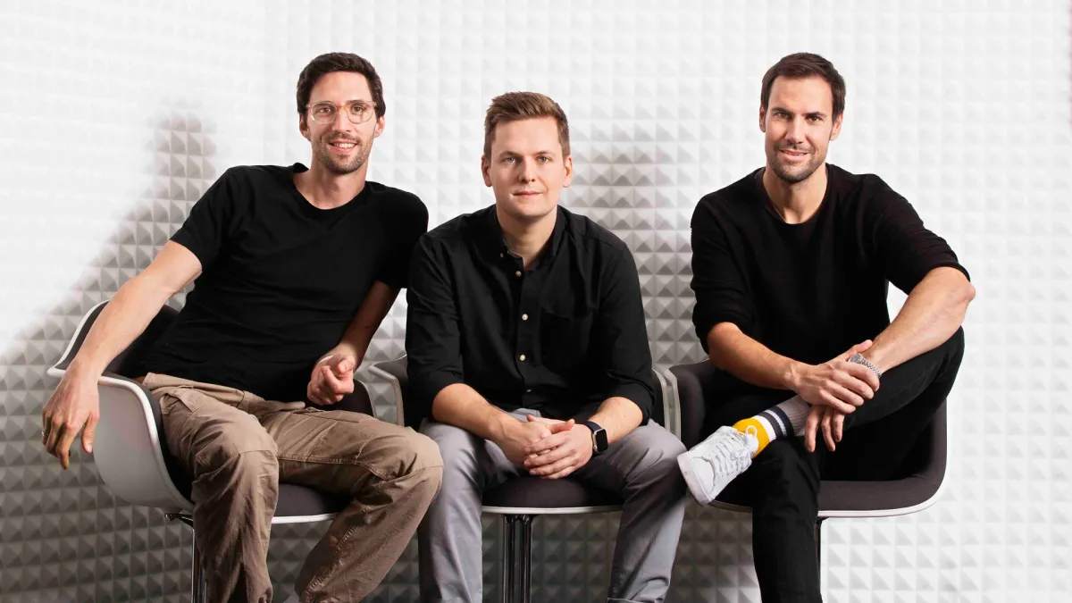    parcelLab Gründerteam: Tobias Buxhoidt (CEO) Julian Krenge (CTO) und Anton Eder (COO)  (© parcelLab)