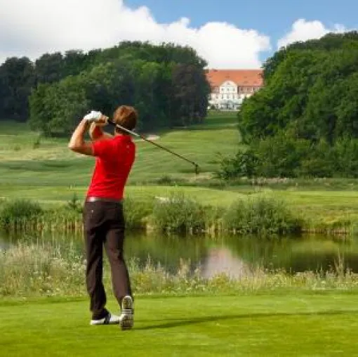 Mit SCHWUNG in den Frühling – Die Golfsaison im Land Fleesensee ist eröffnet Bild: Mit SCHWUNG in den Frühling – Die Golfsaison im Land Fleesensee ist eröffnet