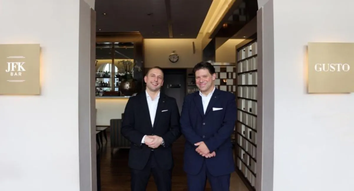 Bar Manager Denis Kroll (l.) und Restaurant Manager Norman Wente-Müller (r.)