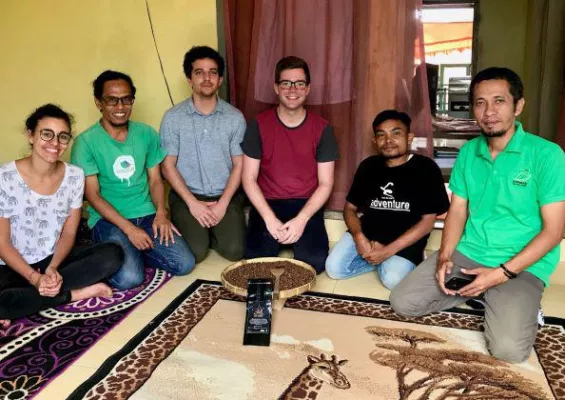 Bild: Lebensfreude trotz Armut / GMI besucht geförderte Projekte auf Lombok