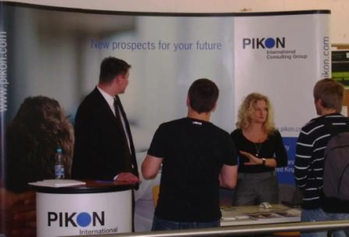 v.l.n.r.: Oliver Dworschak (Berater Business Intelligence), Rebecca Ringdal (Beraterin ERP)