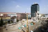 Spektakulär: Münchens höchster freistehender Kran wird umgesetzt Bild: Spektakulär: Münchens höchster freistehender Kran wird umgesetzt