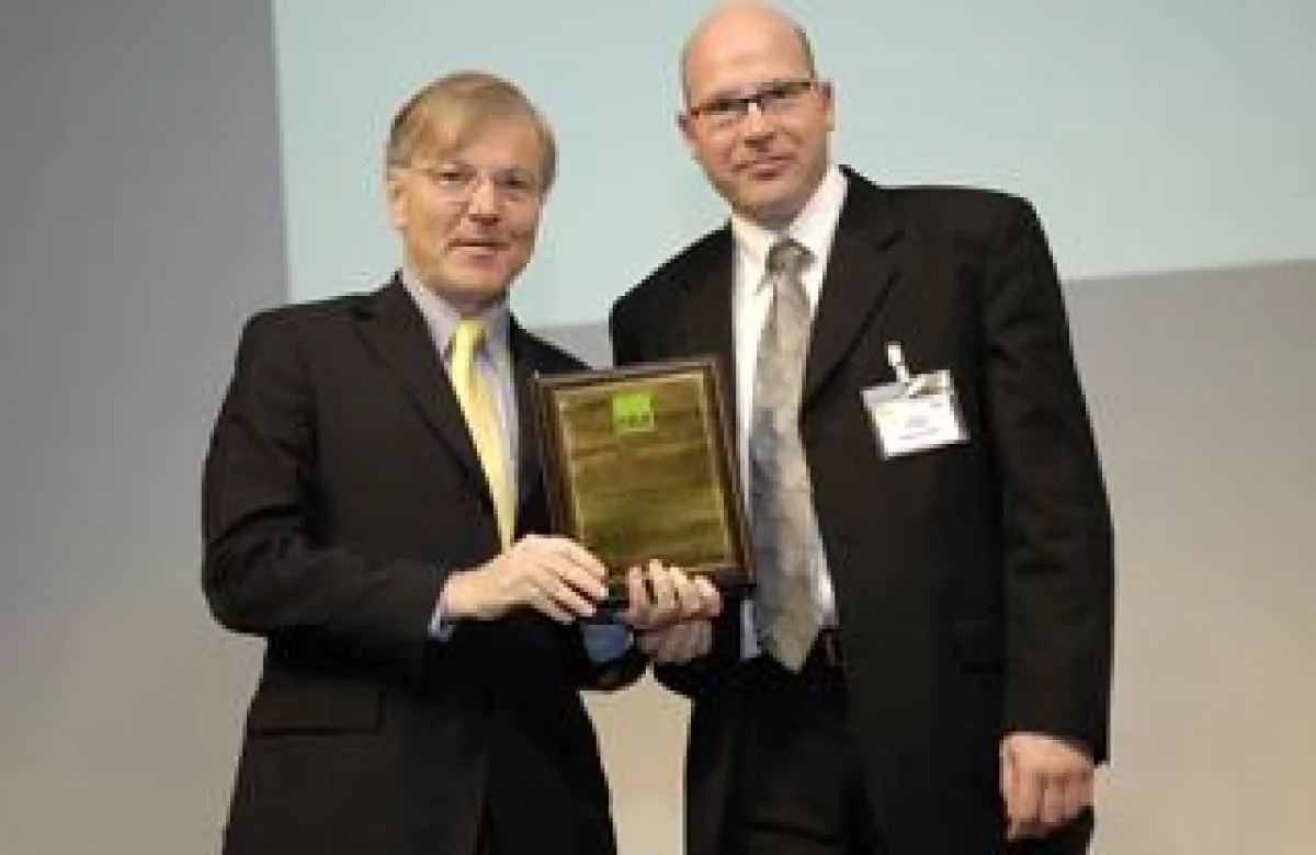 Stefan Messer, Präsident der EIGA (links) und Sojka Grzegorz, Leiter Transport und Logistik, Messer Polska (rechts).