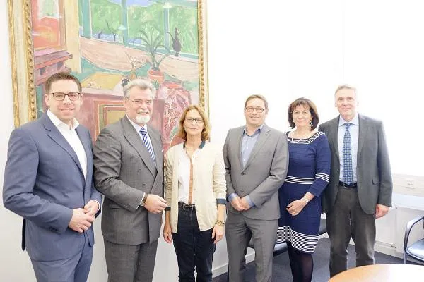 Bild: Forderung nach Erhöhung des Stundensatzes trifft auf offene Ohren