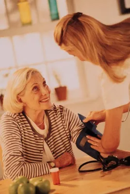 Grippe kann das Herz gefährden - nicht nur Menschen mit Bluthochdruck sollten sich gegen Grippe impfen lassen Bild: Grippe kann das Herz gefährden - nicht nur Menschen mit Bluthochdruck sollten sich gegen Grippe impfen lassen