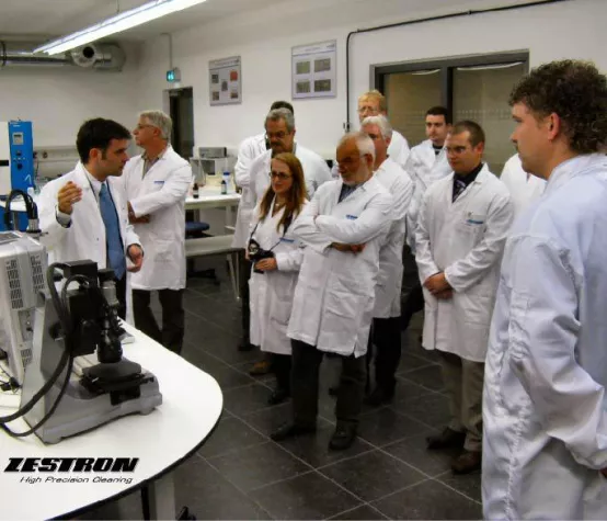 Bild: ZESTRON Academy: Training zu „NoClean oder Reinigen“ bringt Experten beider Ansätze an einen Tisch