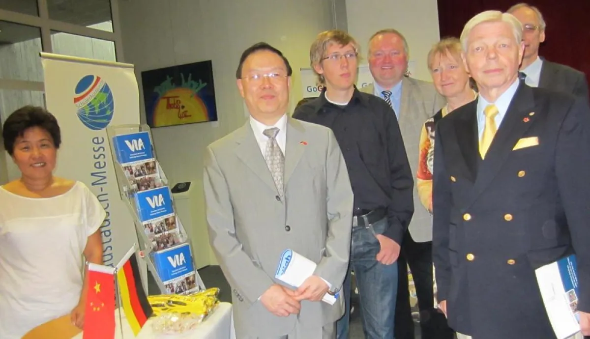 Generalkonsul Huiqun Yang auf der SchülerAustausch Messe (Foto: Dt. Stiftung Völkerverständigung)