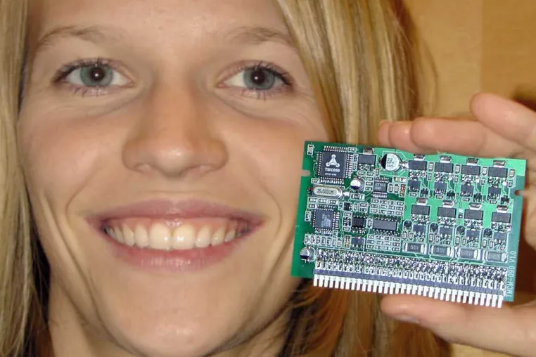 Bild: Trinamic wendet sich dem Piezomotor-Markt zu und bringt Microstepping-Modul