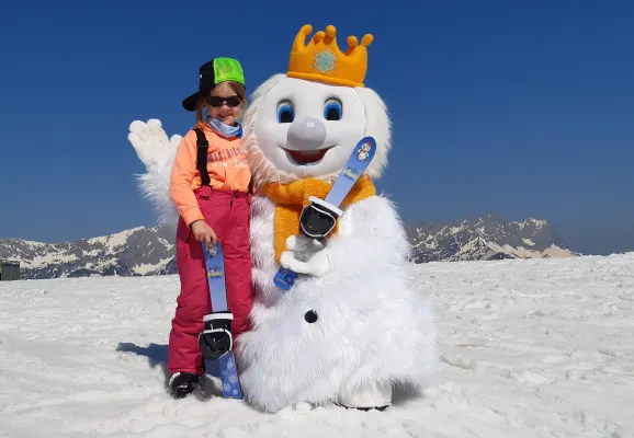 Bild: Innovative Mini-Carver Ski aus dem 3D-Drucker und nachhaltige Skipflege im KinderKaiserland