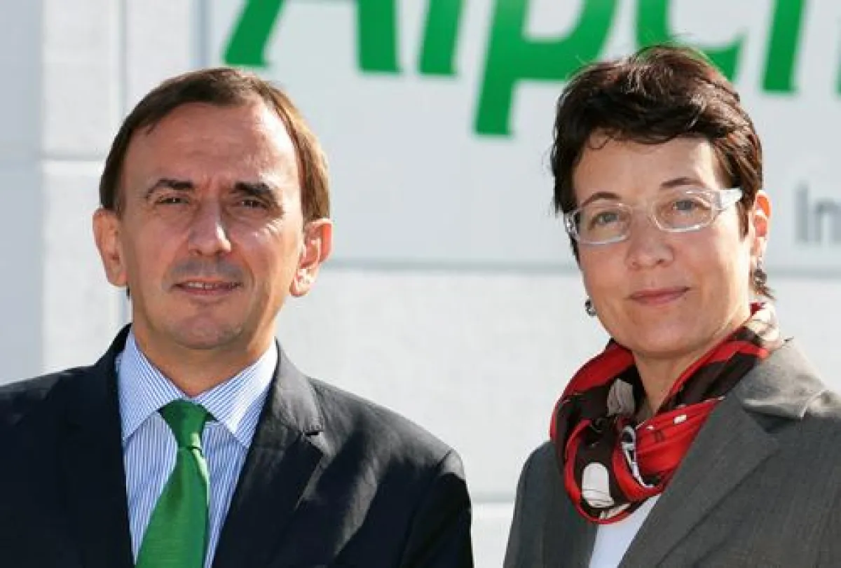 Christian Faggin, Sprecher der Alpensped-Geschäftsführung und Heike Herzig, Geschäftsführerin HERZIG