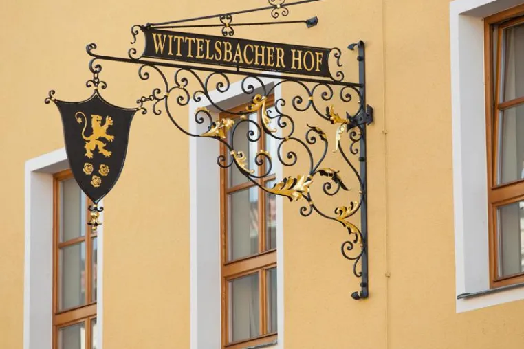 Altstadthotel Wittelsbacher Hof in Kelheim wird zum carathotel Bild: Altstadthotel Wittelsbacher Hof in Kelheim wird zum carathotel