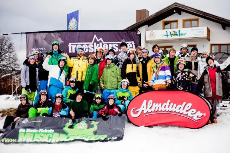 Bild: Frühlingshafte Temperaturen und beste Stimmung beim zweiten freeskiers.net Style Camp 2010
