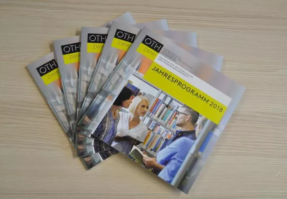 Bild: Das Jahresprogramm 2018 der berufsbegleitenden Weiterbildung der OTH Regensburg ist erschienen