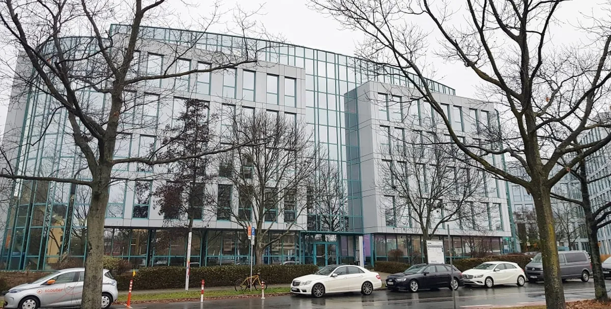 Hauptzentrale NEUMÜLLER Unternehmensgruppe in der Forchheimer Straße 8 in Nürnberg.