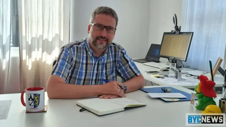 Bild: Bürgermeister Thorsten Siehr über die Finanzen und Ideen für Ginsheim-Gustavsburg