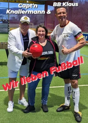 Bild: Wir lieben Fußball - der Song zur EM von Capt'n Knallermann und BB Klaus 