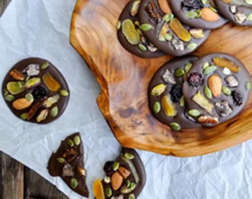 Bild: Selbstgemachte Schokotafeln statt fertige Pralinen aus dem Regal