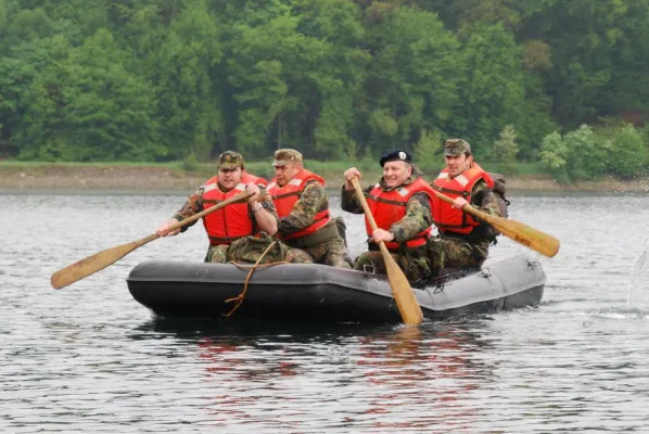 Bild: Bundeswehr Orientierungsmarsch mit Beteiligung ziviler Blaulicht-Organisationen am 21.05.2011