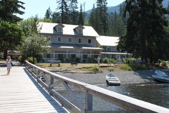 Bild: Zimmer mit Aussicht - Am Lake Crescent im Olympic Nationalpark erwacht die Vergangenheit zu neuem Leben