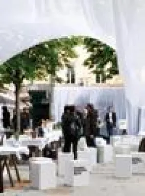 Bild: Präsentation von Neumanns weltweitem Corporate Architecture by schnabelweide & S.DREI Architektur