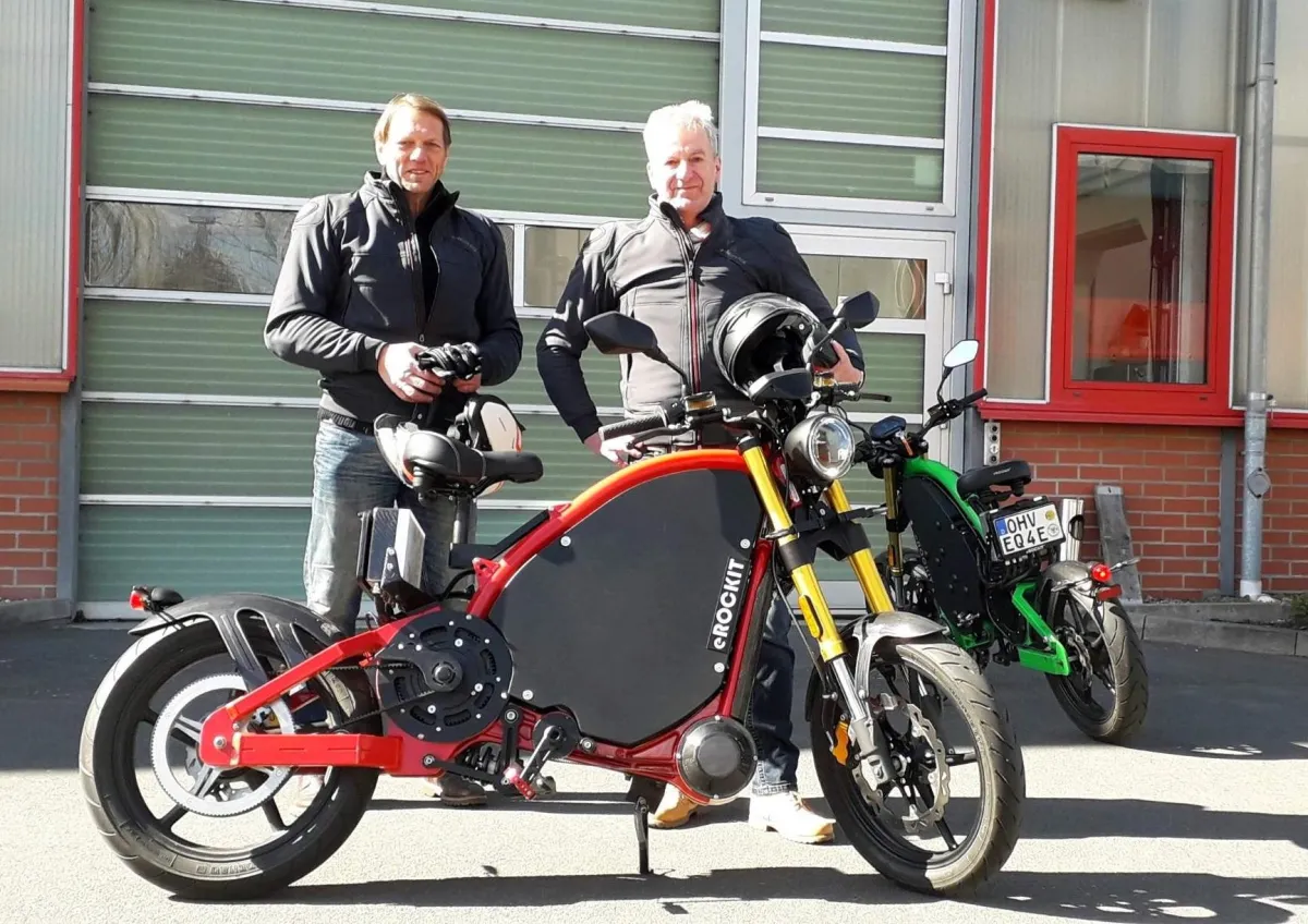 Andreas Riedel (links) mit eROCKIT Systems Geschäftsführer Andreas Zurwehme