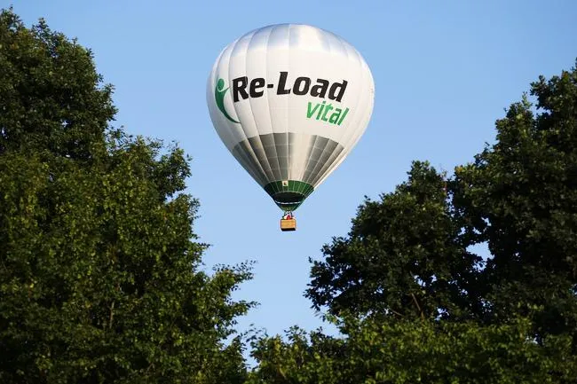 Bild: Hoch hinaus mit dem Re-Load vital® Heißluftballon- Hamburger Hafengeburtstag