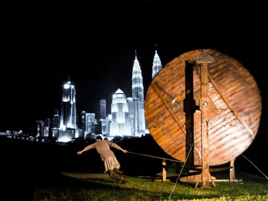 Bild: Theater ANU auf dem Tempelhofer Feld PERPETUUM - Stadt ohne Mühsal.