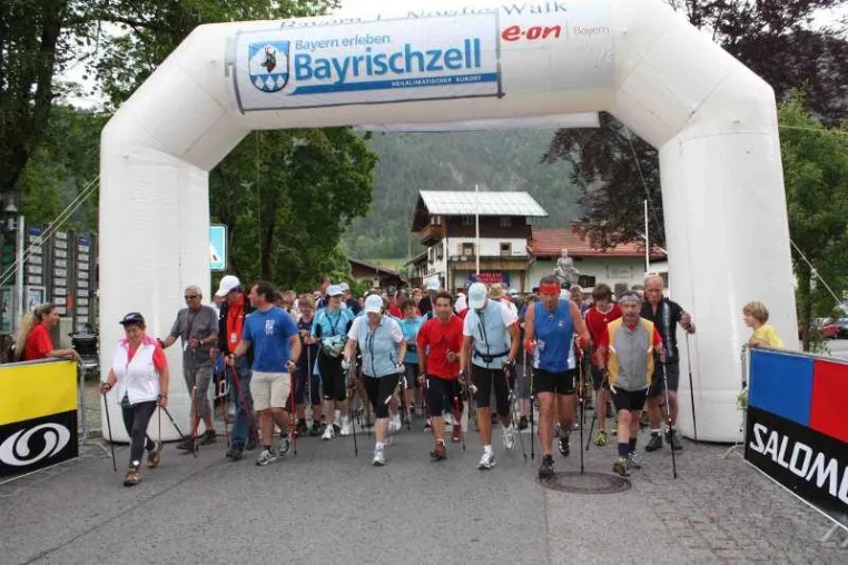 Bild: Nordic Walken mit bayerischen Schmankerln 6. Nordic Walk Oberland am 06. Juni 2010