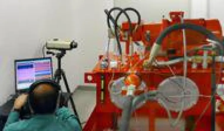 Bild: Lärmminderung, Fahrzeugakustik, und Messtechnik