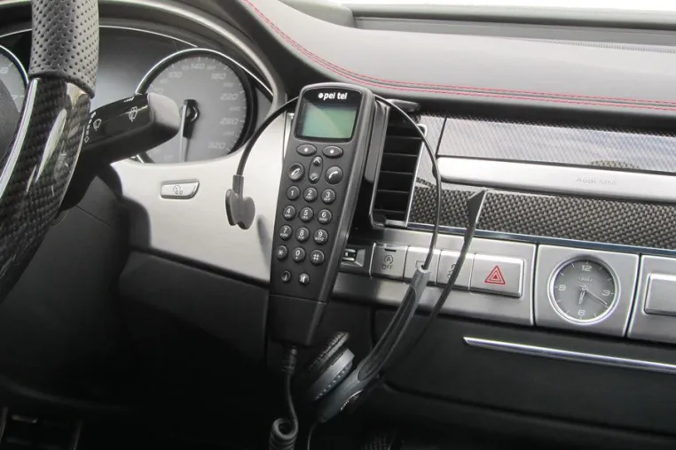 Werth Messtechnik stattet Fuhrpark mit pei tel-Autotelefonen aus Bild: Werth Messtechnik stattet Fuhrpark mit pei tel-Autotelefonen aus
