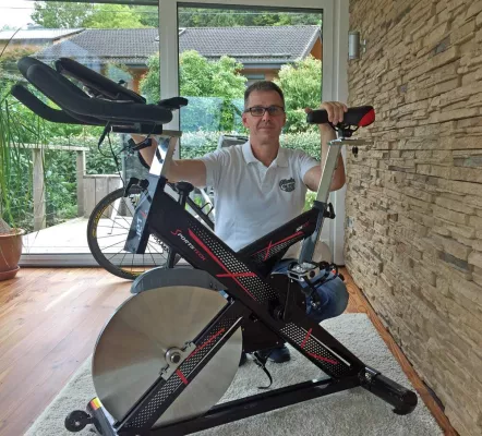 Bild: Die beliebtesten Fahrradergometer im Praxistest