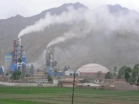 Protest gegen Zementfabrik in Labrang: 15 Tibeter durch Polizeischüsse verwundet Bild: Protest gegen Zementfabrik in Labrang: 15 Tibeter durch Polizeischüsse verwundet