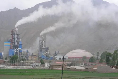 Bild: Protest gegen Zementfabrik in Labrang: 15 Tibeter durch Polizeischüsse verwundet