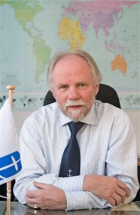 Der Generalsekretär der Deutschen Seemannsmission, Pastor Hero Feenders in der Geschäftsstelle in Bremen.