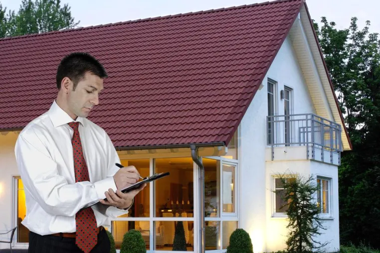 Bild: Reden ist Silber, Schweigen ist Arglist: Immobilienverkäufer müssen alle möglichen Mängel offenlegen