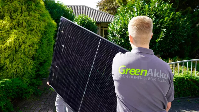 Bild: Neuer verpackungsfreier Versand von Solarmodulen reduziert Umverpackungen, CO2 und Retourenquote drastisch