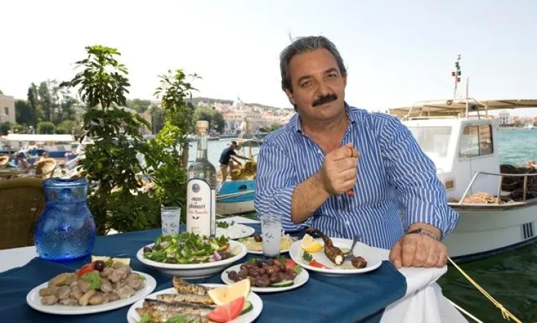 Bild: Start der OUZO PLOMARI LIVE-COOKING TOUR in 5 Städten Deutschlands