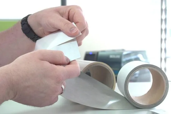 Bild: Lesbarkeit von Etiketten – eine Frage des Materials