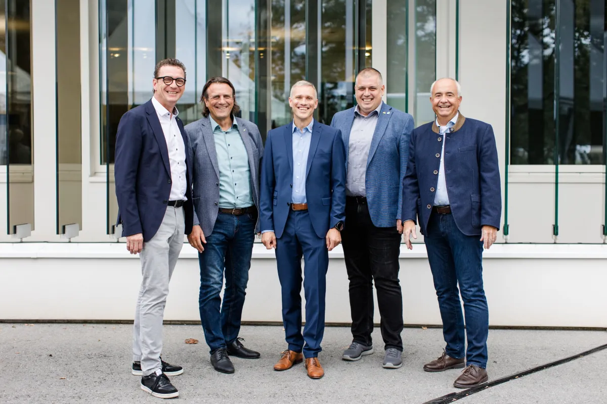 Geschäftsführer Stefan Fink mit den Bürgermeistern der Kummenregion