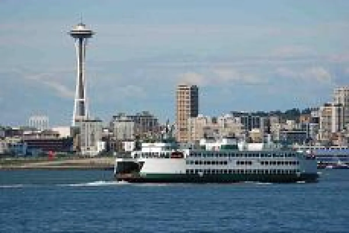 Washington State Ferry in Elliot Bay (c) Visit Seattle / Howard Frisk Photography