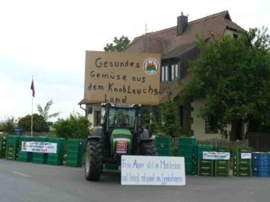 Die Gemüsebauern protestierten heute im Knoblauchsland. Foto: Kötter