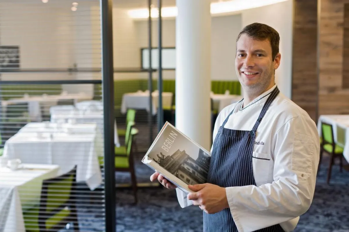 Sasche Friedrichs - Küchenchef im andel's Hotel Berlin