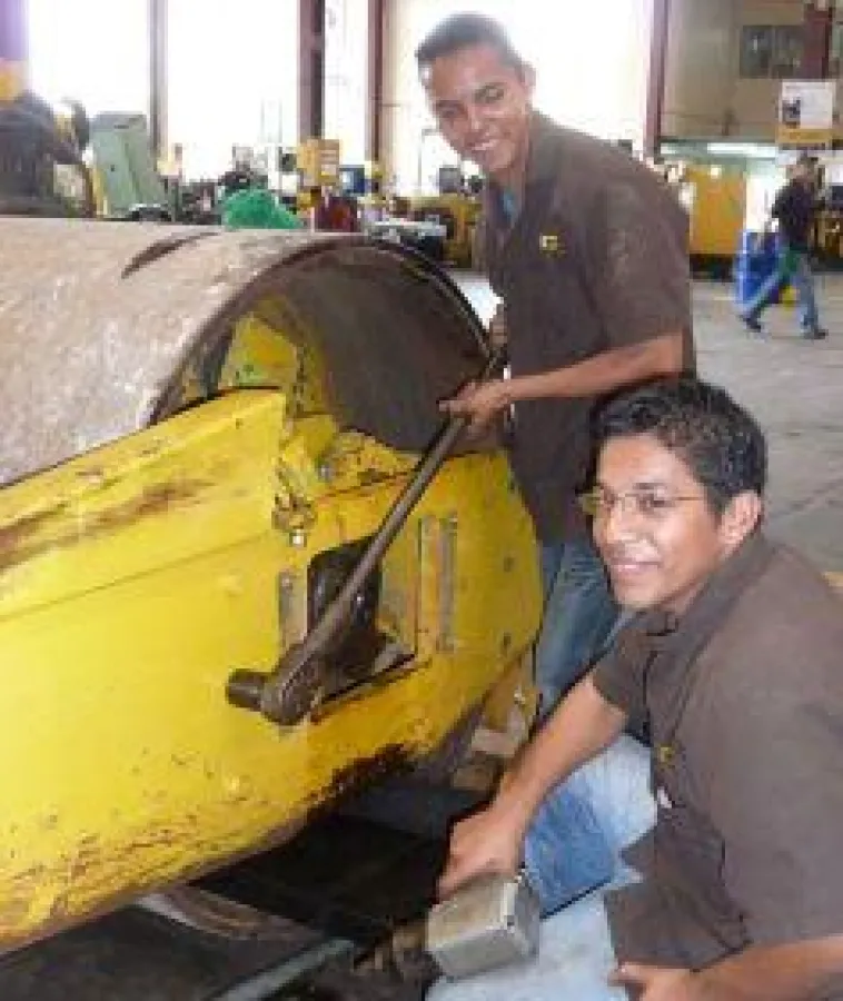 Auszubildende der Samuel-Stiftung im Praktikum bei NIMAC