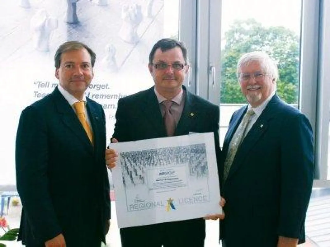 v.l.n.r: Andreas C. Fürsattel (Geschäftsführer BEI-Training International), Markus Brüggemann (Inhaber BEI-Training Münster), R. Gil Ostrander (Gründer und Geschäftsführer BEI-Training International)