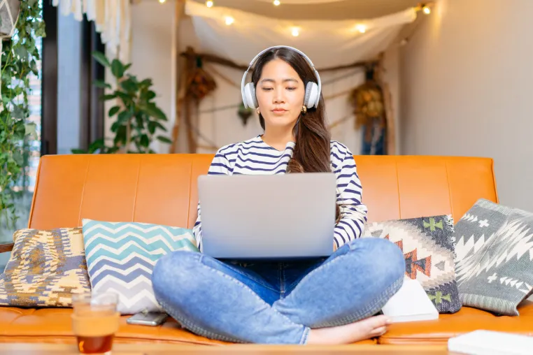 Bild: Cambridge Assessment: Global anerkannter Englischtest nutzt jetzt KI und ist online aus dem Homeoffice machbar