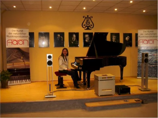 AARON und SOVEREIGN High End Hi-Fi in der STEINWAY & SONS Vertretung, Regensburg Bild: AARON und SOVEREIGN High End Hi-Fi in der STEINWAY & SONS Vertretung, Regensburg