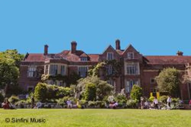 Eindrucksvoller Musiksommer an der englischen Südküste – Glyndebourne Festival feiert 80. Jubiläum 2014 Bild: Eindrucksvoller Musiksommer an der englischen Südküste – Glyndebourne Festival feiert 80. Jubiläum 2014